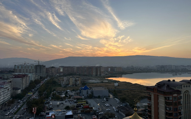 Квартира "Эленика" в Махачкале с видом на озеро и мечеть