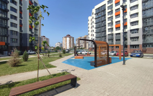 Ryadom S Naberezhnoy Flat