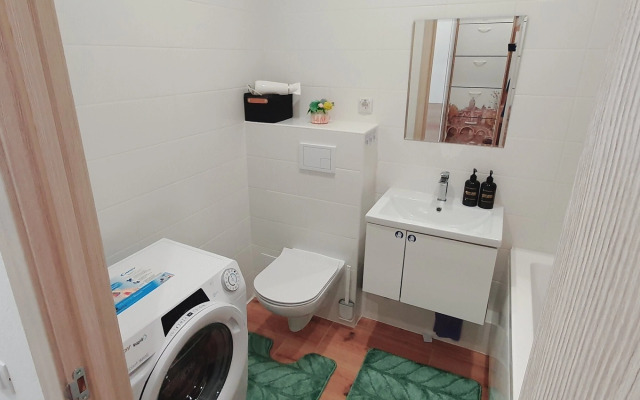 Квартира Студия с Видом на Красивый Закрытый Двор