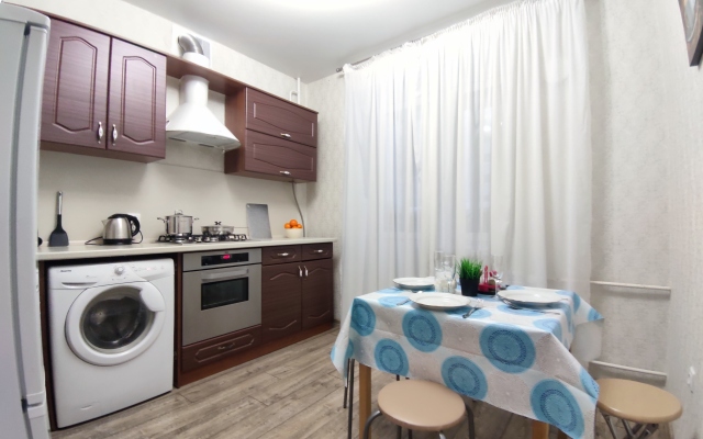 U Tsentra Semyi Kazan Flat