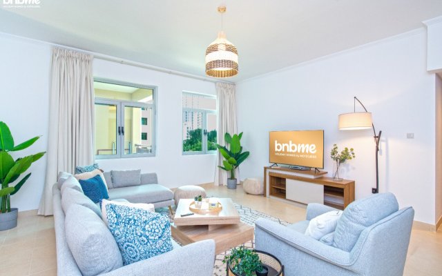 bnbmehomes | 2 BR Stunning Lake Views in Greens-205 Apartments