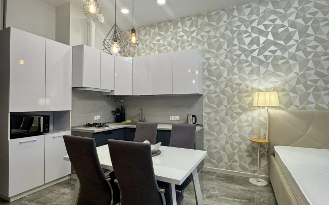 Квартира Просторная студия с террасой напротив отеля Мариотт