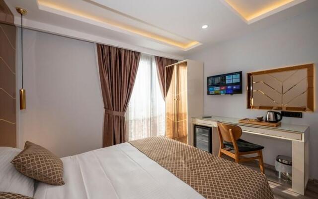 Luxury Airport Hotel by Zazzoni