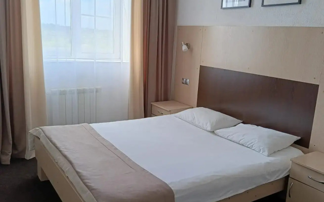 12 Futov Hotel