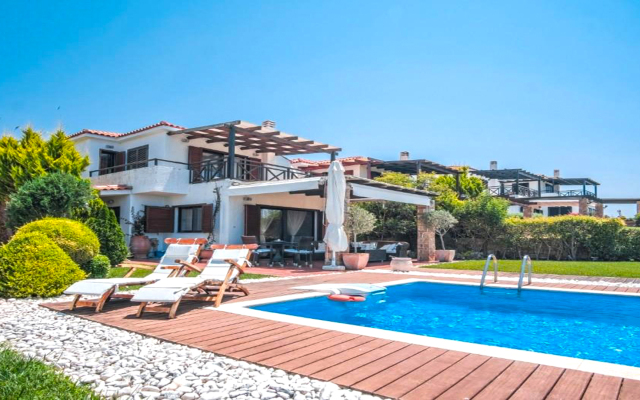 Luez Private Pool Elani Villa
