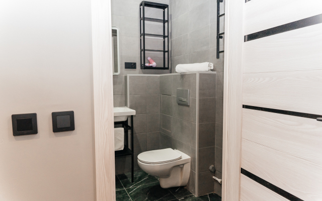 Квартира Стильная Студия с Джакузи Рядом с ЖД Вокзалом