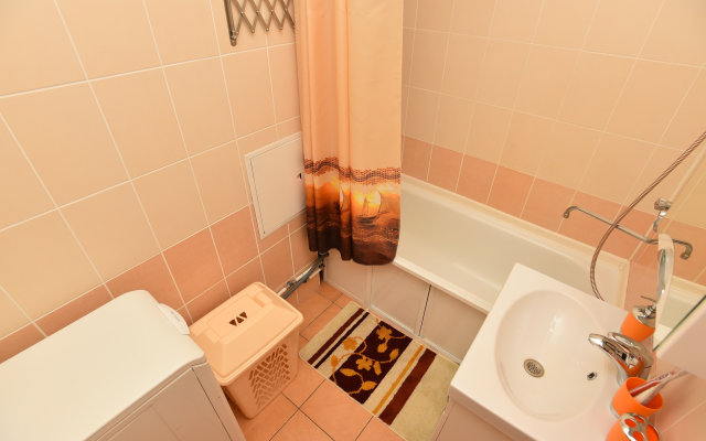 Apartment on Malysheva 4B