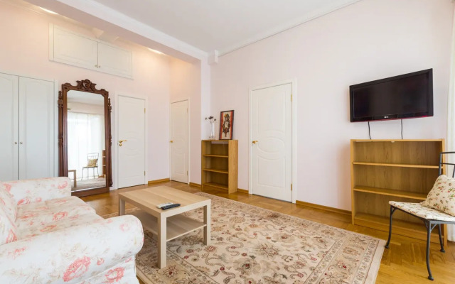 Na Zamoryonova Apartments