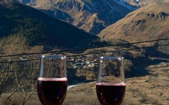 Gostevoy Dom Twin Cottages Kazbegi
