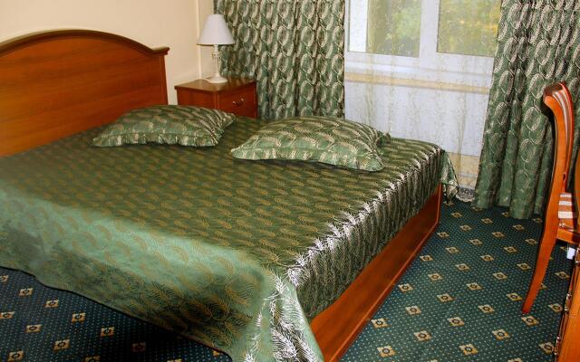 Kedr Hotel