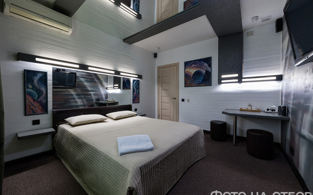 Planet Hotel