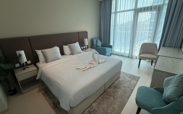 Highend Luxury Seven Palm Apartments