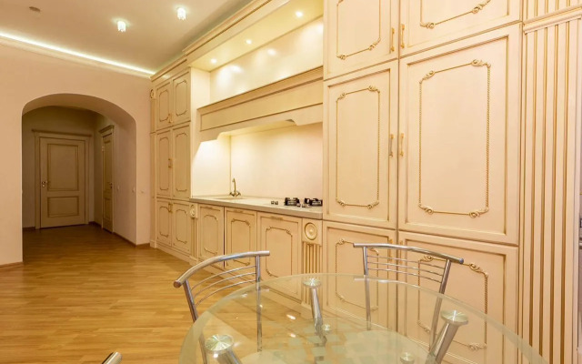 Na Ulitse Glinki 1 Flat