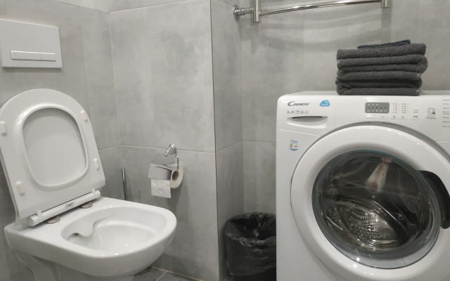Novaya kvartira s konditsionerom v Zhk Fakel Apartments
