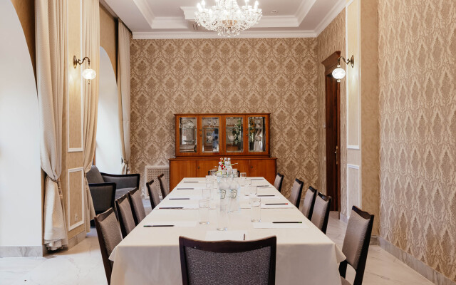 Amra Park Hotel & Spa