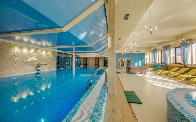 Avrora Hotel