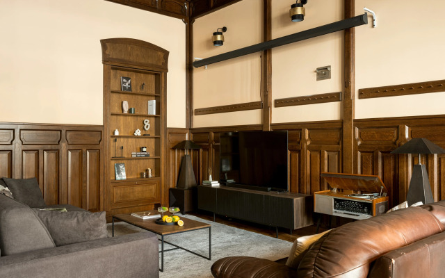 Nikitskiy Bulvar 7b Apartments