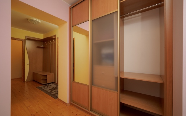 Nakhimova 27 Apartments