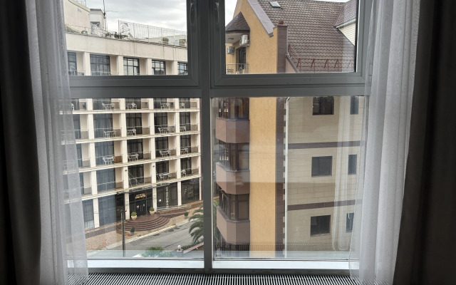 Zhk "poseydon" 836. Mamayka. Dvukhkomnatnaya S Balkonom (Trustcontrol) Flat