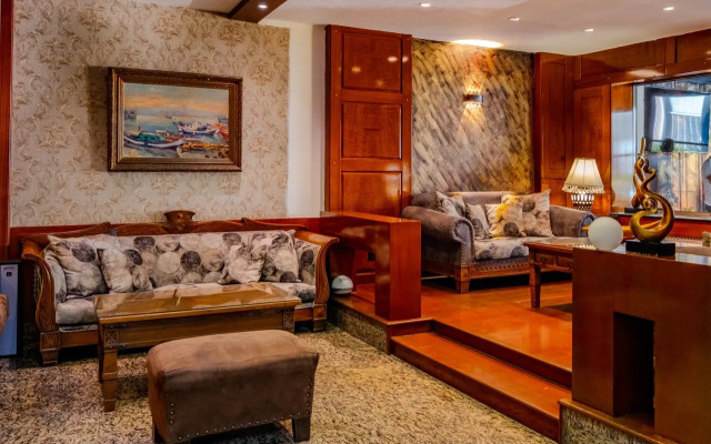 Peak Star Hotel