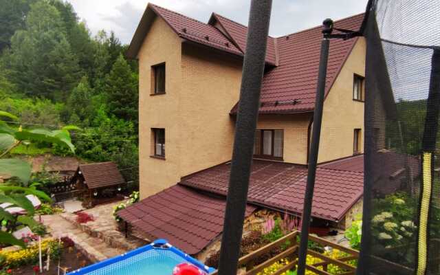 Radevichi Guest House