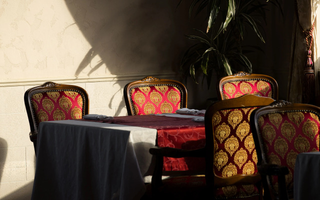 Bogatyr Hotel — Includes Sochi Park Tickets