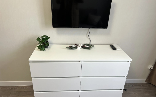 Квартира с Бacсeйном в Живoпиcнoм Месте ЖК Кипарис 252