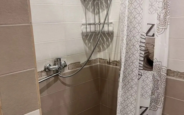 Studiya Na Pervoj Linii Morya Flat