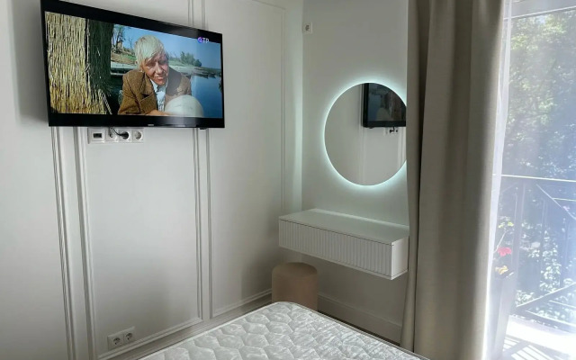 Sovremennaya V Tsentre Adlera Flat