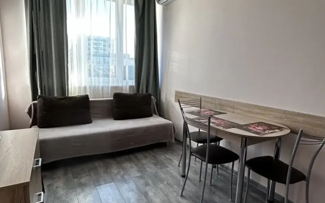 Dvukhurovnevaya Fermerskiy 2/1-60 Flat