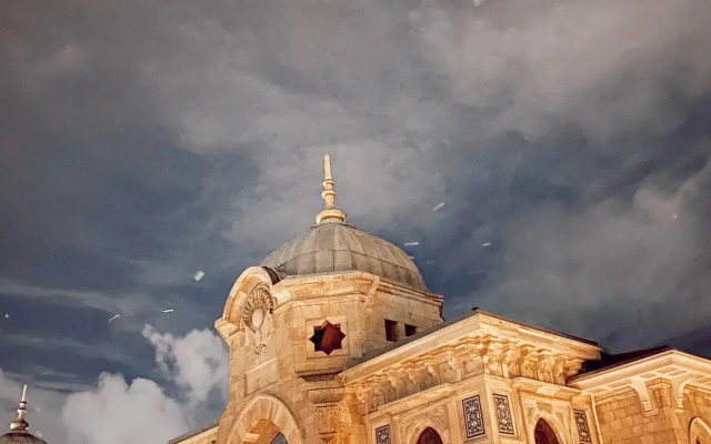 Grand Sirkeci Hotel - Image 4
