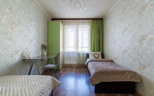 S 3 Spalnyami Na Moiseenko 5 - 8 Chelovek Apartments