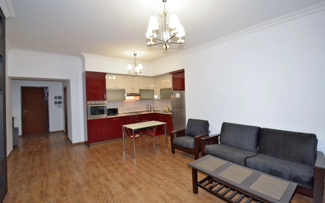 Trekhkomnatnaya Prostornaya na Severnom Prospekte, Hh556 Flat