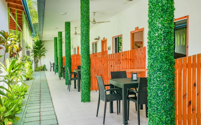 Thoddoo Sunny Beach Guest house