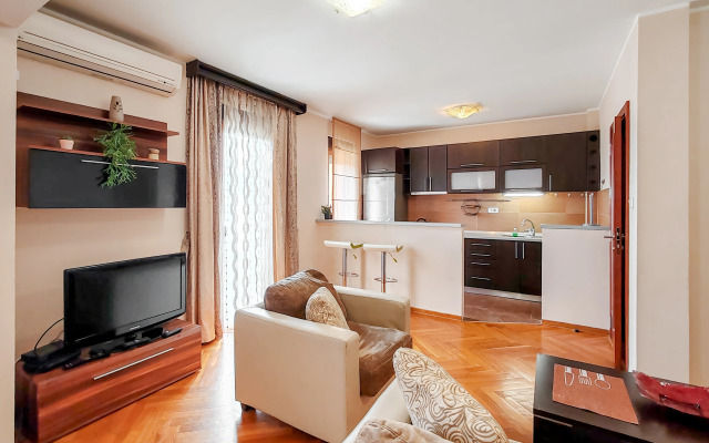 Sunny Three Bedroom Flat