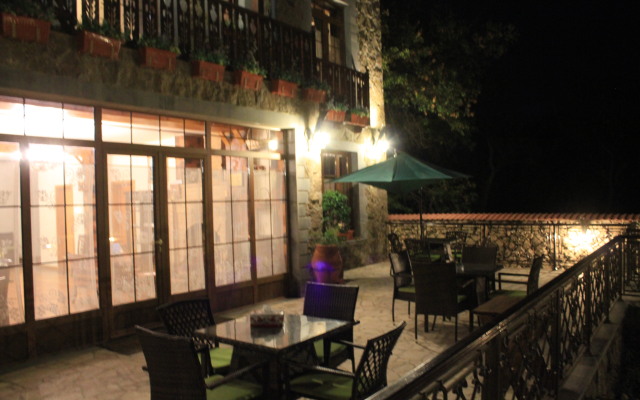 Hinyard Hotel