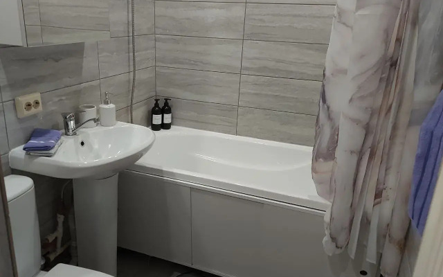 Uyutnaya V Tsentre S Kaminom Flat