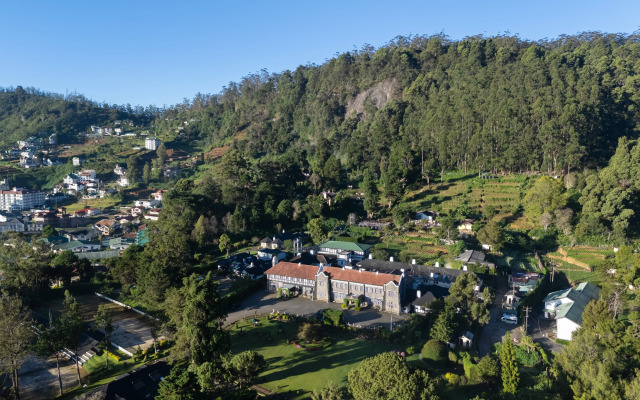 Hotel The Hill Club