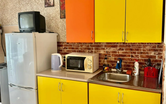 2-Komn. ul.Artyoma d.15 Apartments