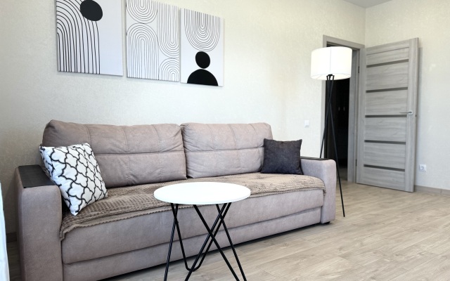 Квартира Двухкомнатная на Созидателей 7