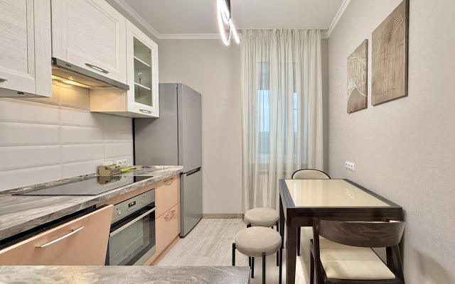 Жилое помещение 2-к квартира у метро Молодежная с яркими закатами