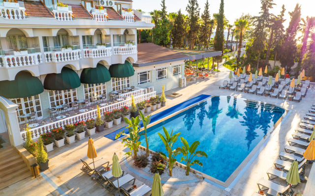 Rose Garden Premium Hotel