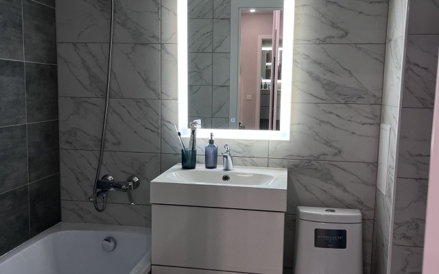 Квартира Уютная двухкомнатная студия у Аквапарка