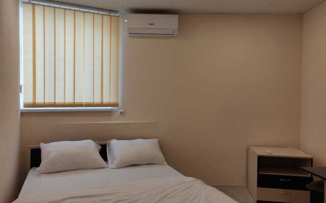 Shree Gopal Gayatri Lok Deluxe Hotel