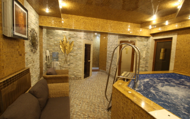 Uyut Hotel