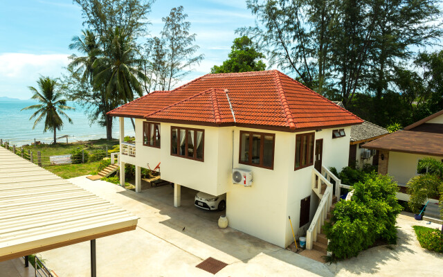 Lipa Bay Residence Resort Hotel