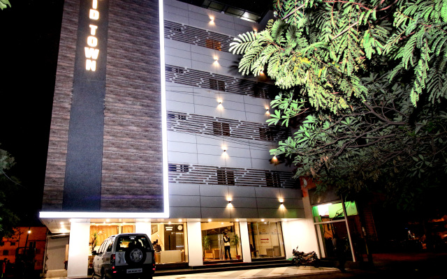 Hotel Mid Town