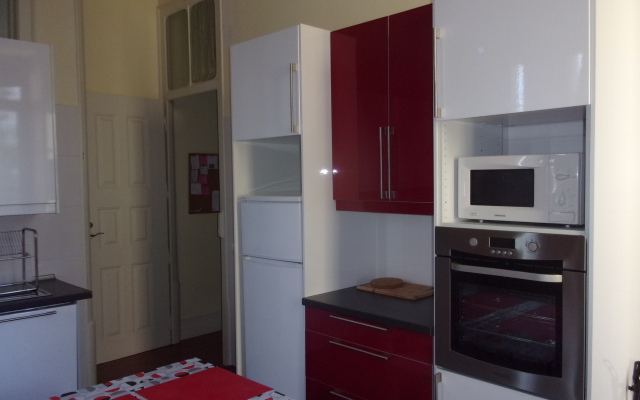 Hostel 402