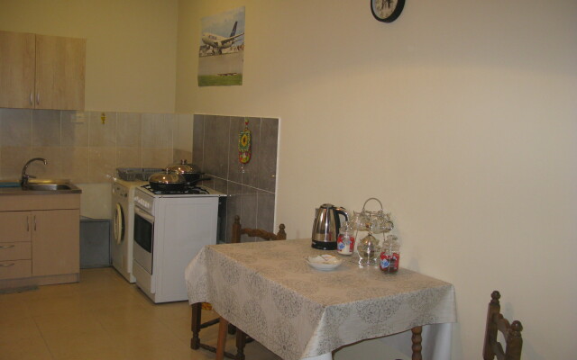 Nana Apartments