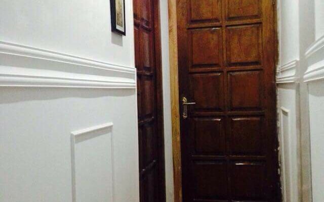V Starom Batumi Guest House